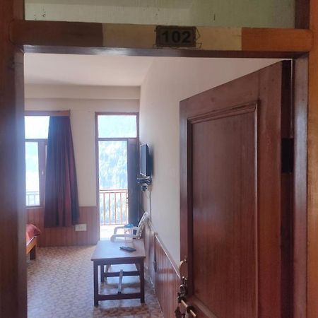 Roop Mountain Homestay Manāli Екстериор снимка