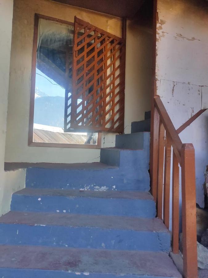 Roop Mountain Homestay Manāli Екстериор снимка