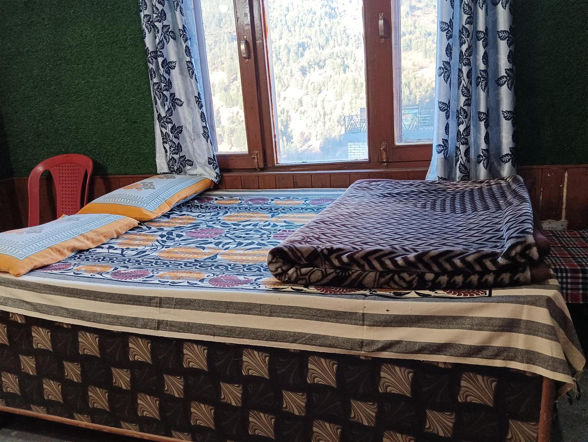 Roop Mountain Homestay Manāli Екстериор снимка