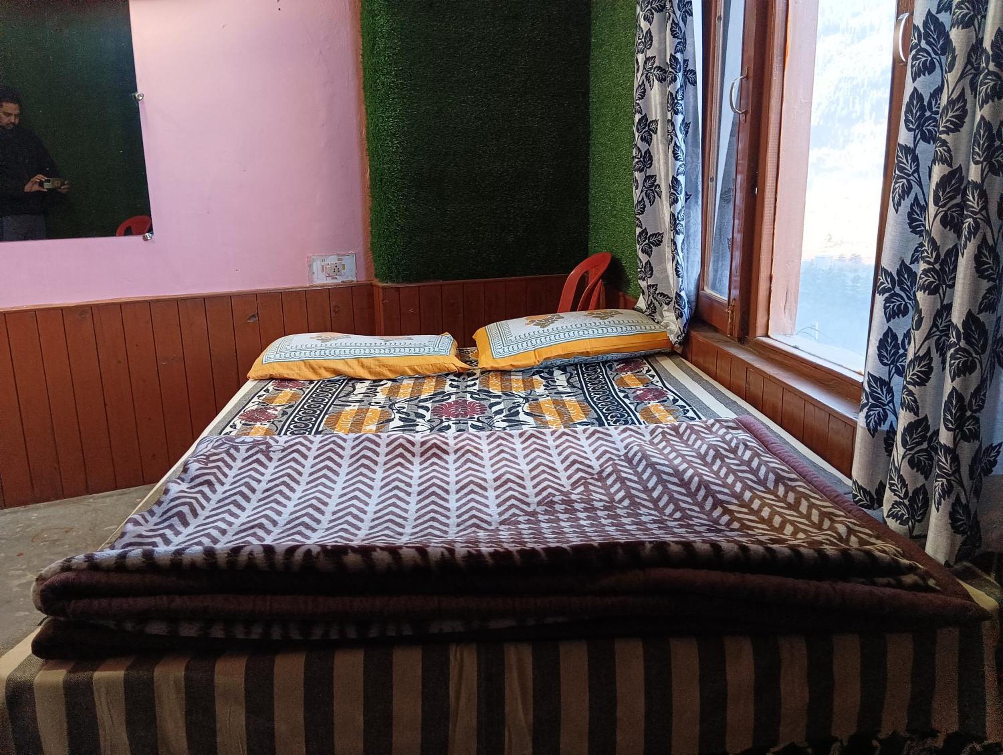 Roop Mountain Homestay Manāli Екстериор снимка